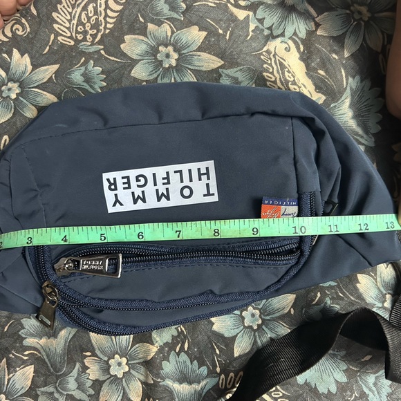 Fanny bag with 4 zips - Picture 4 of 5